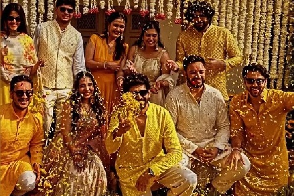 Kartik Aaryan's sister dances to his hit song while walking towards wedding mandap under 'phoolon ki chaadar'