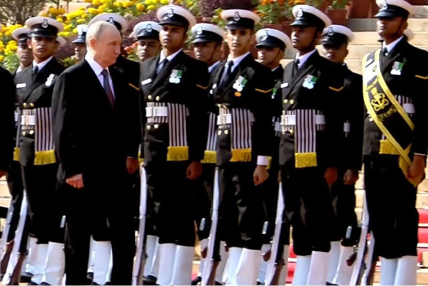 Russian President Vladimir Putin accorded ceremonial welcome at Rashtrapati Bhavan