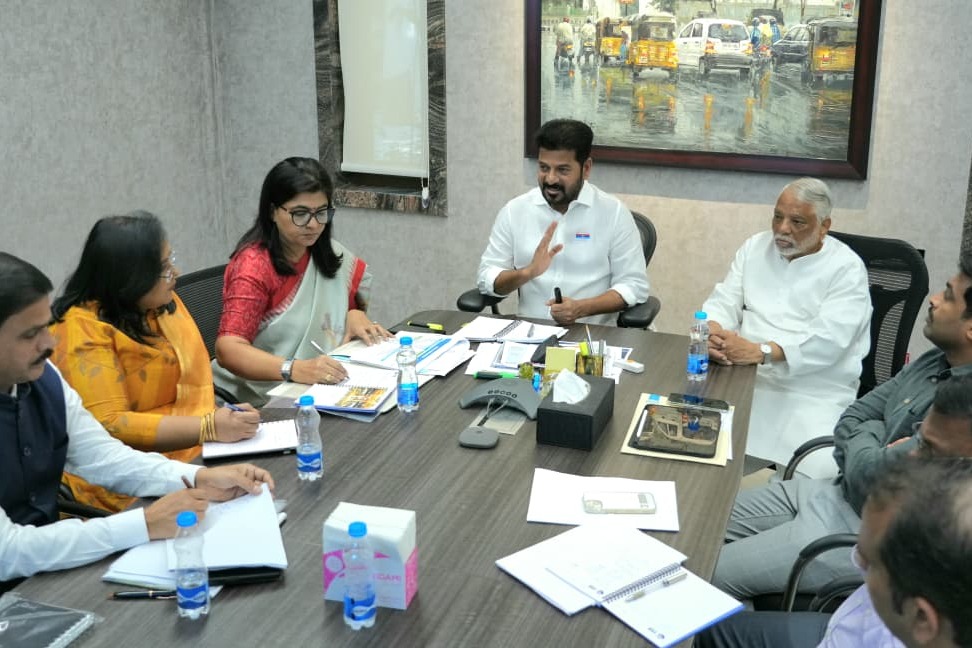 Telangana CM for preserving heritage buildings on OU campus