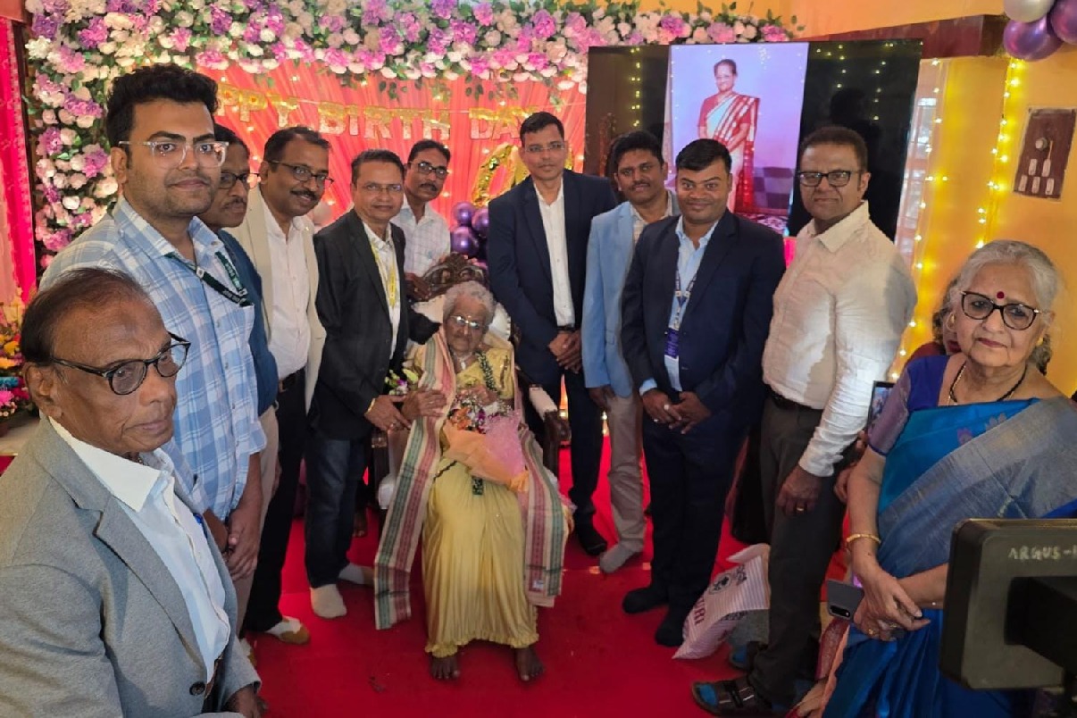 President Murmu lauds 100-year-old doctor who donated Rs 3.4 cr to AIIMS Bhubaneswar