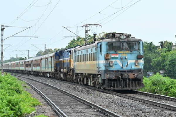 Indian Railways to run 89 special trains in next 3 days amid flight chaos, winter demand
