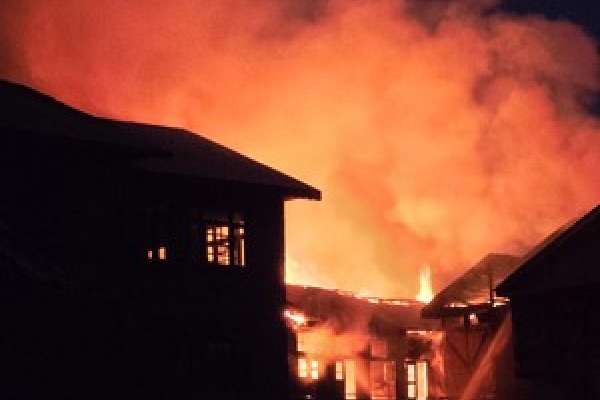 23 killed in massive midnight blaze at popular Goa club