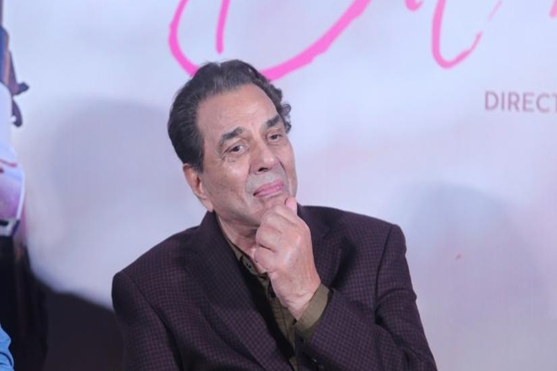 Jackie Shroff pays tribute to Dharmendra on 90th birth anniversary