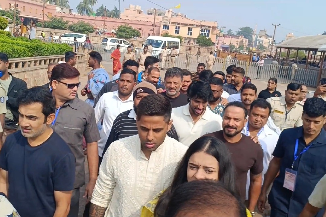 Captain SKY, coach Gambhir and others visit Shri Jagannath Temple ahead of first T20I