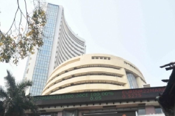 Sensex, Nifty end lower amid profit booking