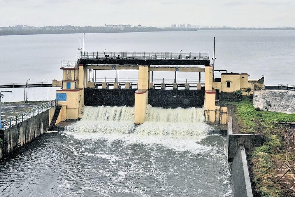 Heavy rain pushes TN's Puzhal reservoir to full capacity; high alert issued
