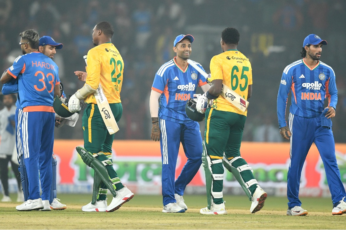 India showed Proteas exactly how to play on sporting wicket: Dale Steyn