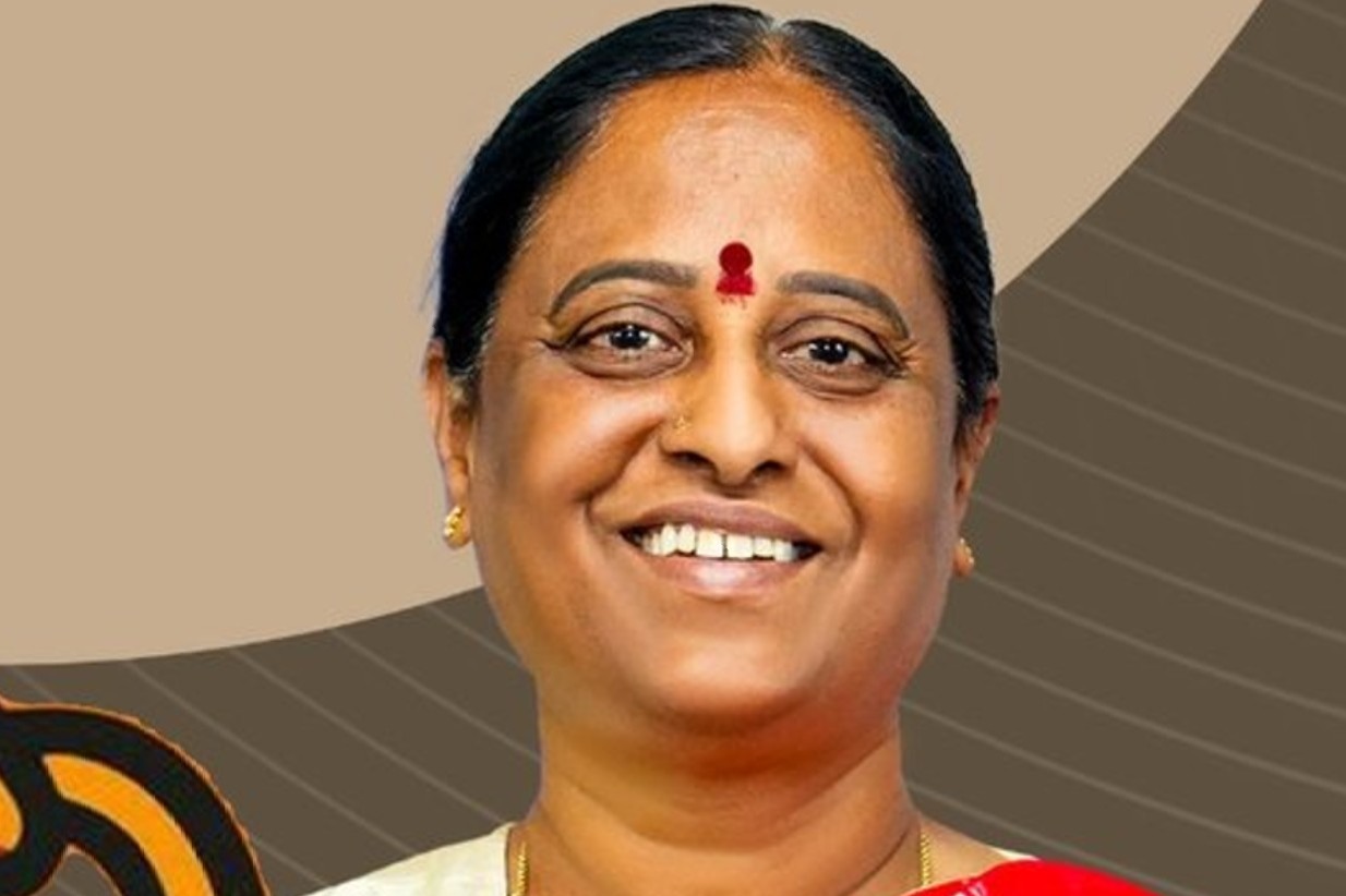 Telangana: NBW issued against Minister Surekha in defamation case