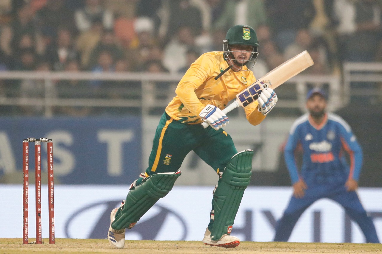Quinton de Kock Blitz Powers South Africa to Huge Target Against India