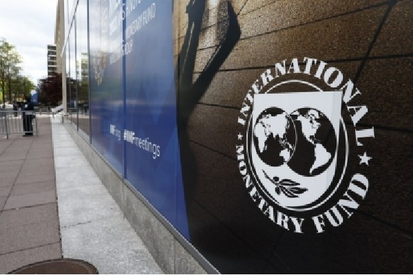 IMF flags risks, slippages in Pakistan reforms despite $1.2 billion tranche