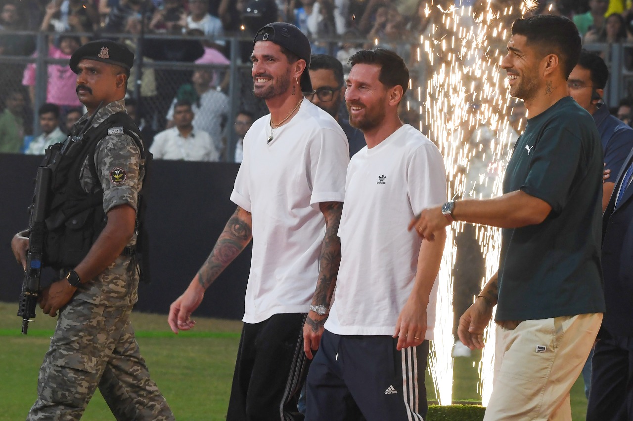 Messi mania grips Delhi as thousands flock to Arun Jaitley Stadium