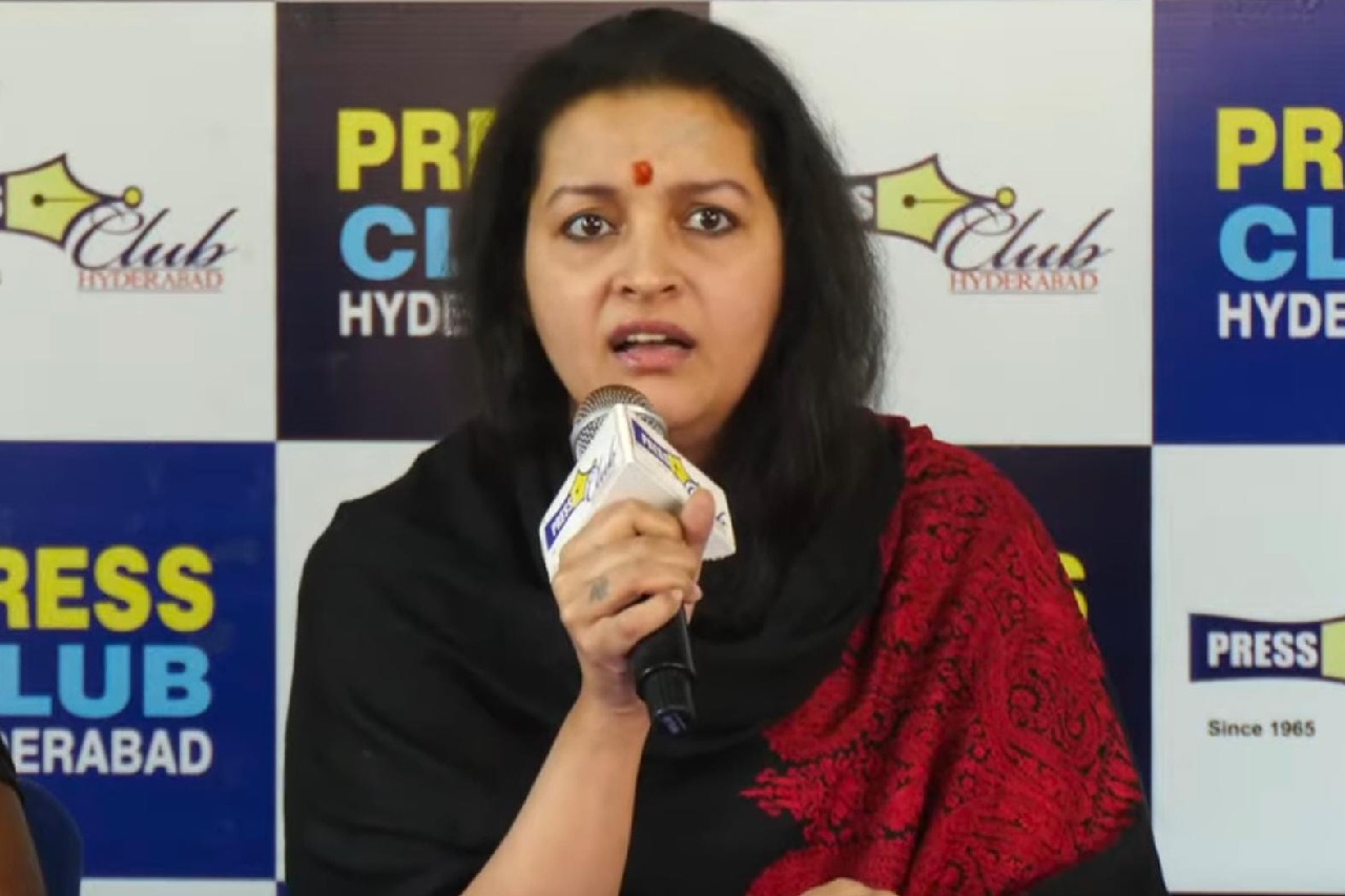 Renu Desai Warns Against Social Media Abuse