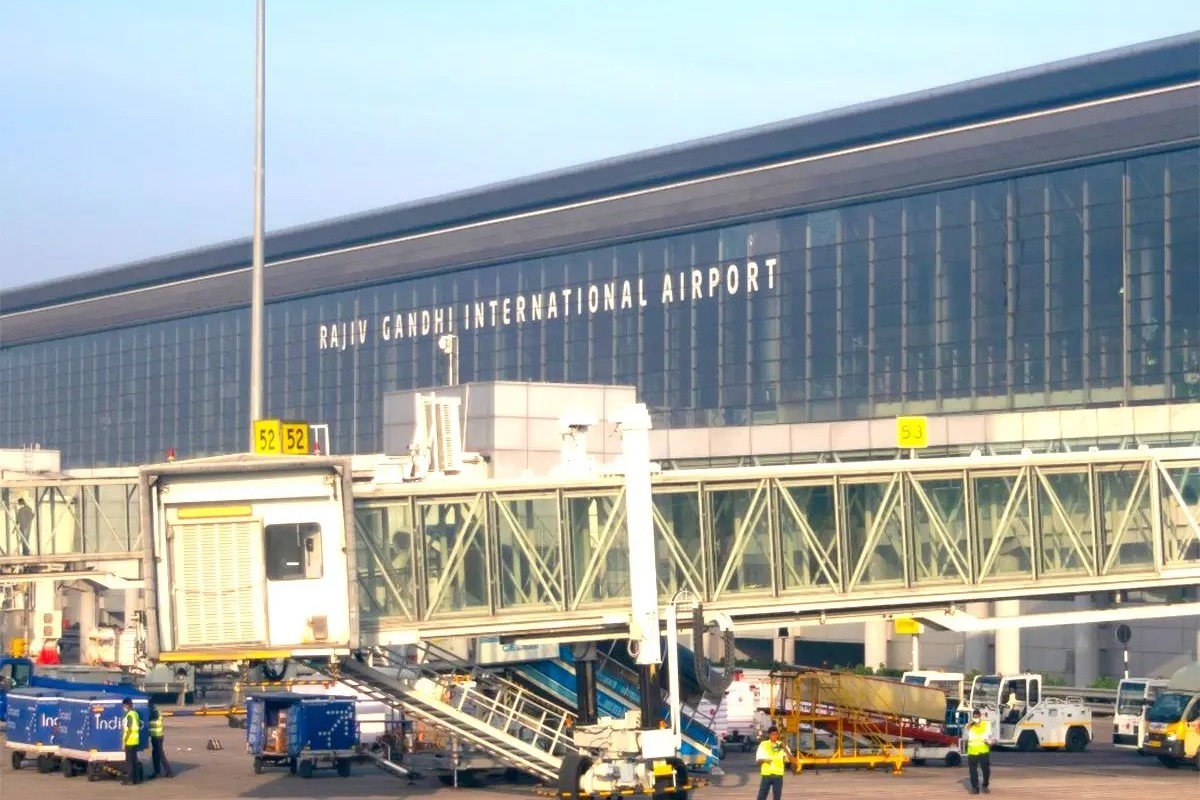 సింగపూర్ నుంచి డ్రోన్ల అక్రమ రవాణా.. శంషాబాద్ లో 70 డ్రోన్లు పట్టివేత