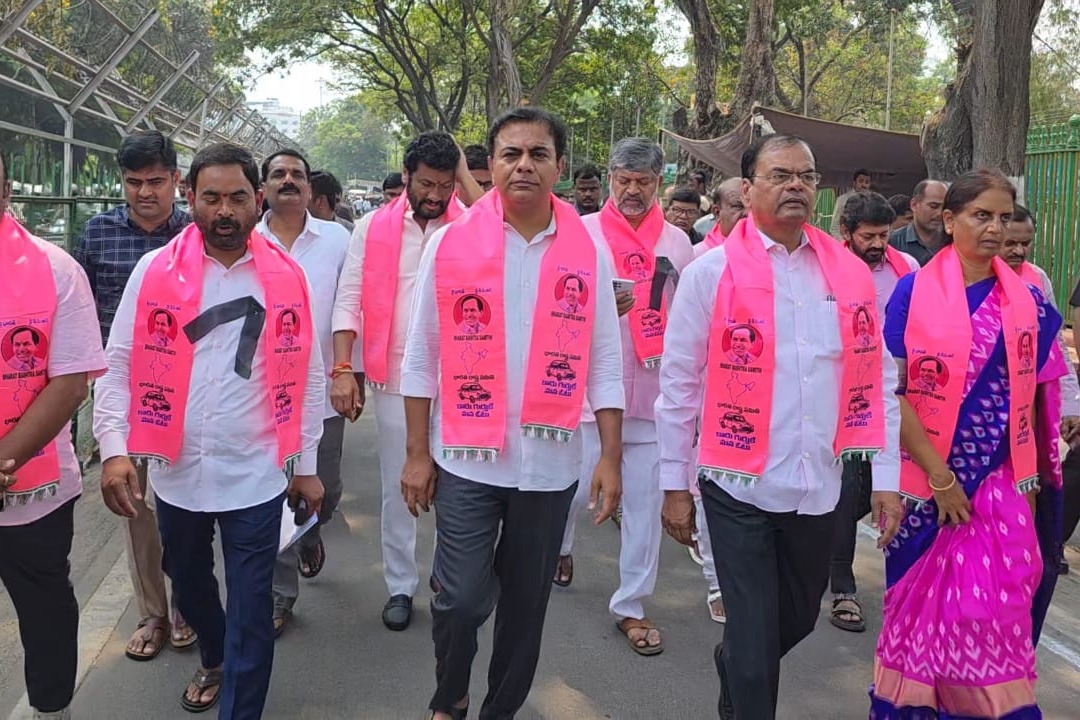 ఎన్నికల హామీలపై అసెంబ్లీ సమావేశాల్లో కాంగ్రెస్‌ను నిలదీస్తాం: కేటీఆర్