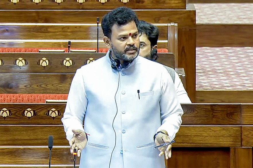 పశ్చిమ ఆసియా టెన్షన్: వేలాది విమానాలు రద్దు.. లోక్‌సభలో కేంద్ర మంత్రి రామ్మోహన్ నాయుడు