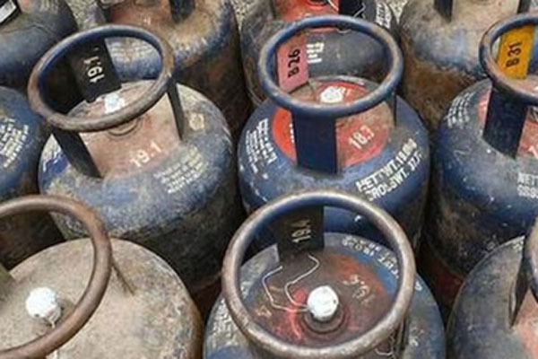 వాణిజ్య ఎల్పీజీ వాడకంపై కేంద్రం కీలక నిర్ణయం