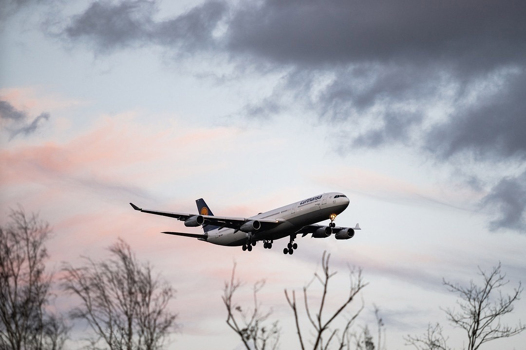 సీట్ల దోపిడీకి చెక్.. విమాన ప్రయాణికులకు కేంద్రం ఊరట