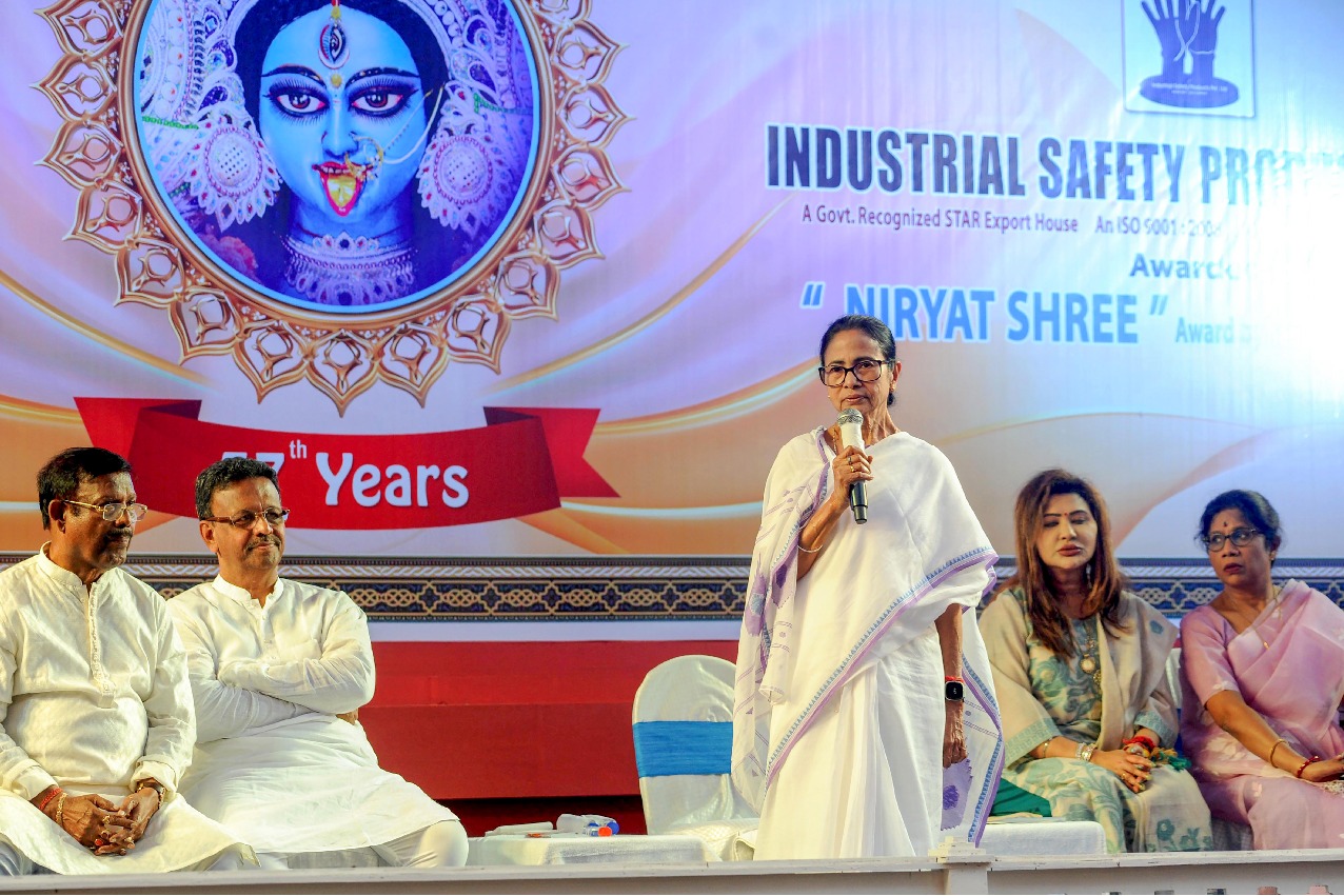 బెంగాల్ పోరు: మమత ‘సర్జికల్ స్ట్రైక్’.. 74 మంది సిట్టింగ్‌లకు షాక్!