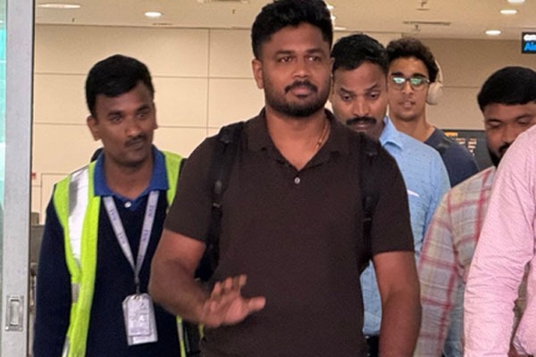 సీఎస్కే క్యాంపులో చేరిన సంజు శాంసన్.. ధోనీతో కలిసి ఆడటంపై ఆసక్తికర వ్యాఖ్యలు