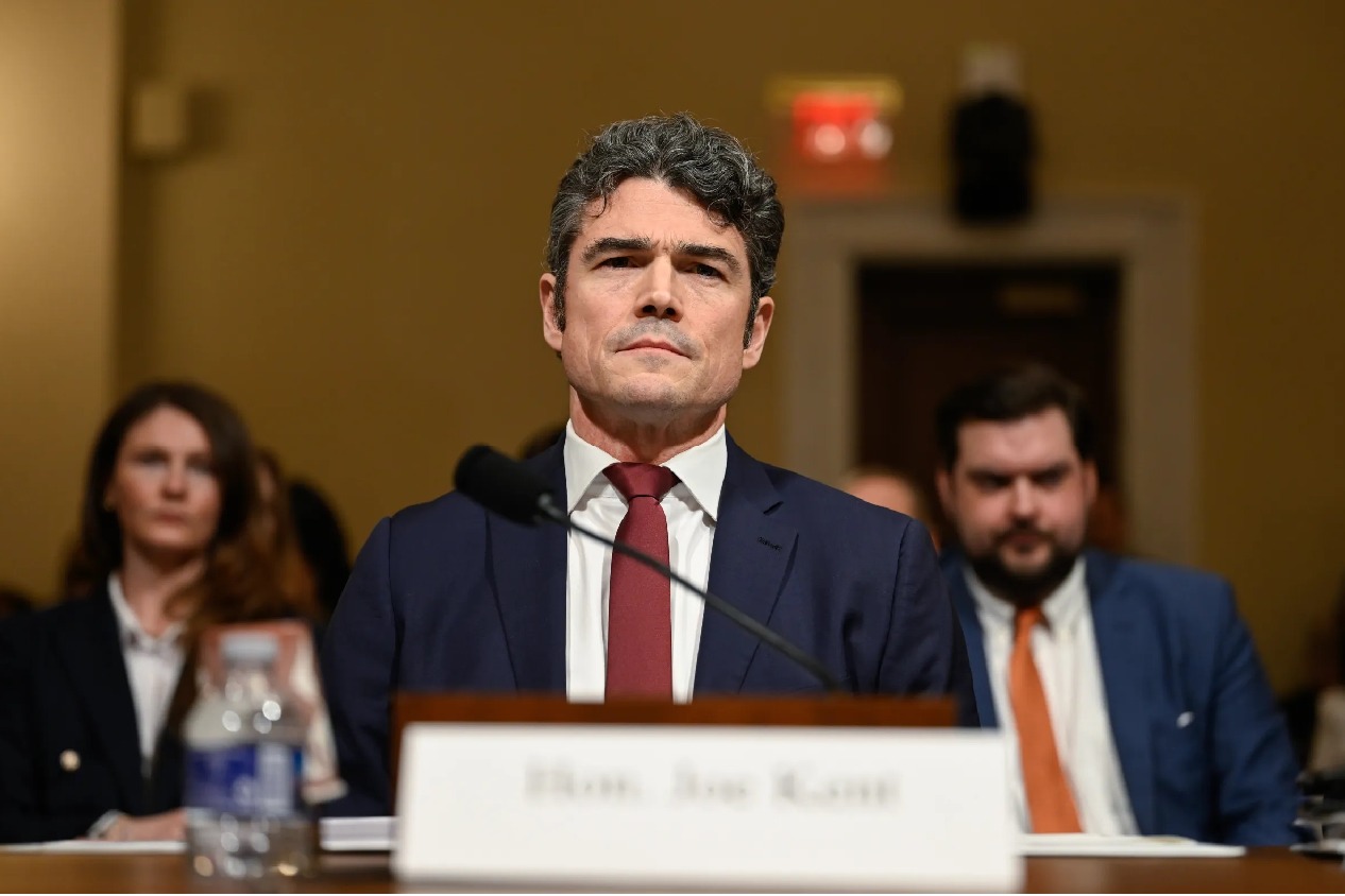 ఇరాన్ దగ్గర అసలు అణుబాంబే లేదు.. ట్రంప్ సర్కారుపై బాంబు పేల్చిన జో కెంట్