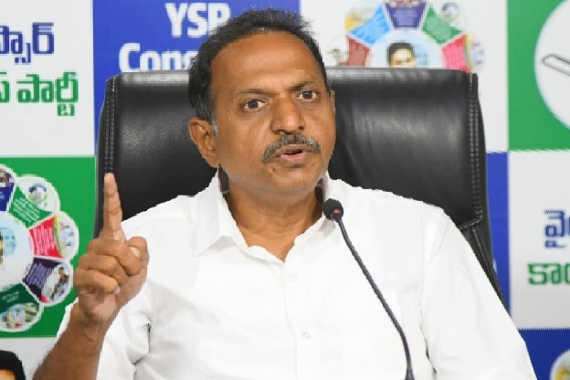 వైఎస్ బతికున్నప్పుడే షర్మిలకు భారీగా ఆస్తులు ఇచ్చారు.. షర్మిల ఖర్చులన్నీ చంద్రబాబువే: సతీశ్ రెడ్డి