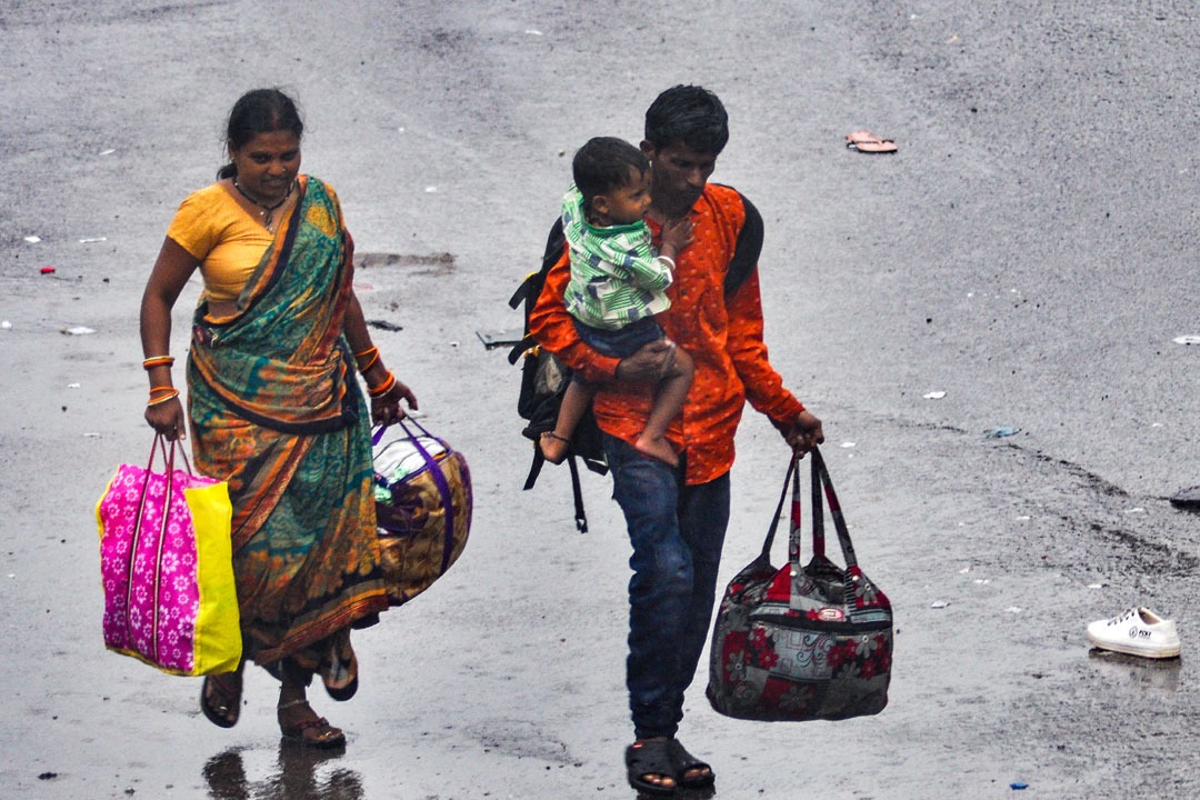 భారత్‌లో బతుకు భారం: ఖర్చుల్లో ముంబై టాప్.. కొనుగోలు శక్తిలో హైదరాబాద్ బెస్ట్!