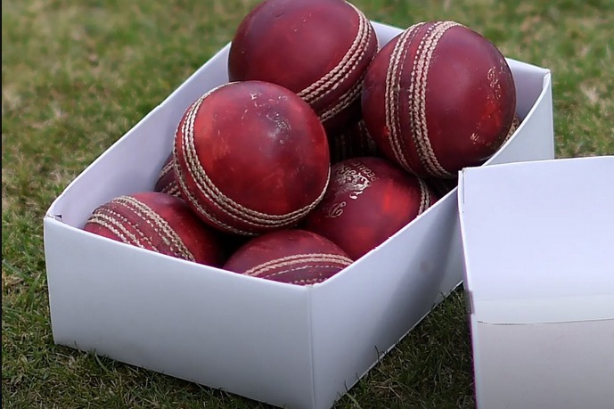 గల్ఫ్ సంక్షోభం దెబ్బ: ఇంగ్లండ్ క్రికెట్‌కు బంతుల కొరత