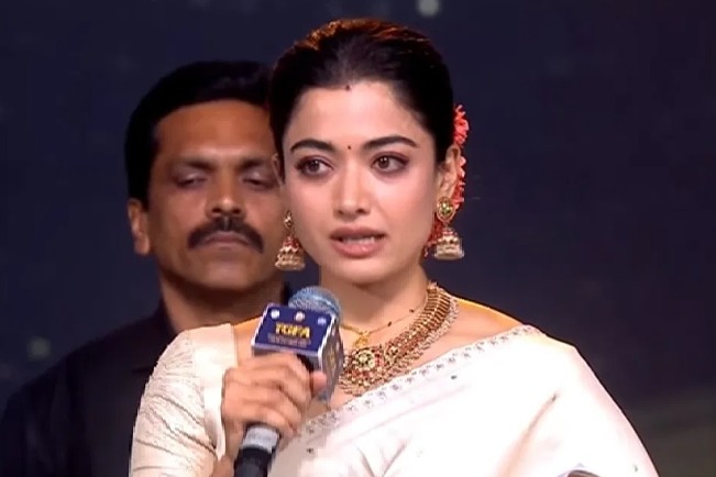 నేను తెలంగాణ కోడలిని.. నా ఫ్యామిలీని జాగ్రత్తగా చూసుకోండి: గద్దర్ అవార్డుల వేడుకలో రష్మిక భావోద్వేగం