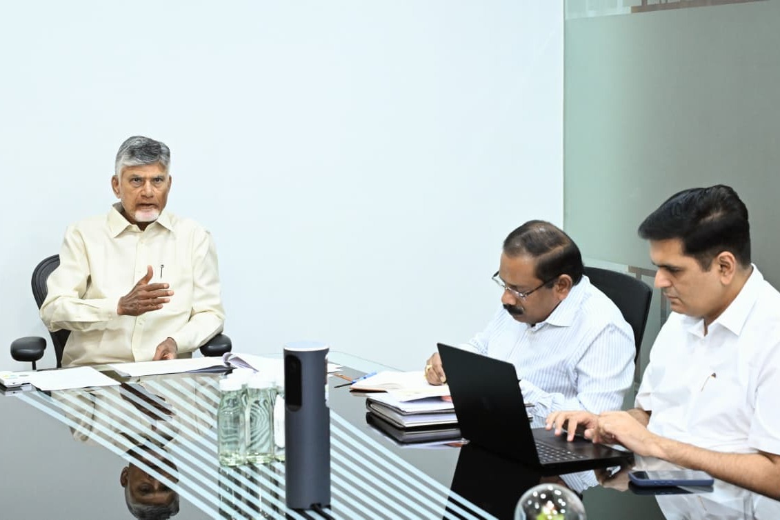 ఇరాన్-ఇజ్రాయిల్ యుద్ధం: పెట్రోల్, డీజిల్ పై అధికారులను అప్రమత్తం చేసిన సీఎం చంద్రబాబు