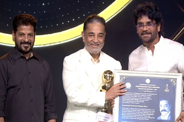 రాజకీయాల్లో చిరంజీవి సీనియర్.. సినిమాల్లో జూనియర్: కమల్ హాసన్