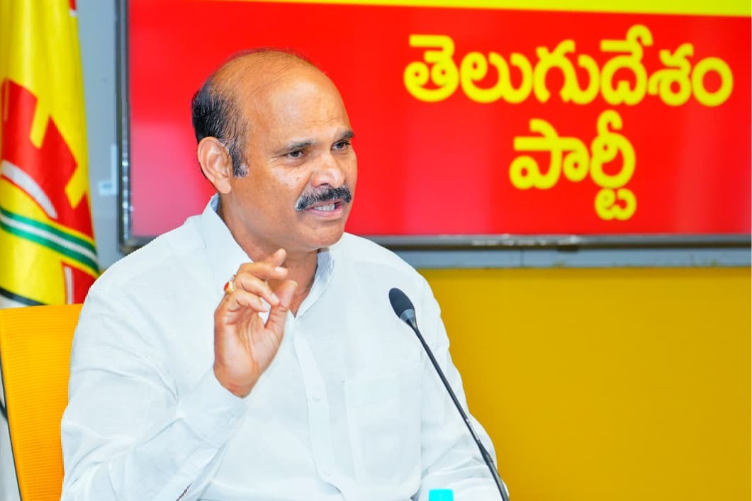 నాడు పాదయాత్రలో లోకేశ్ మాట... నేడు జాబ్ క్యాలెండర్‌తో బాట: మంత్రి పార్థసారథి