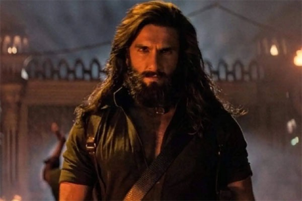 బాక్సాఫీస్ వద్ద 'ధురంధ‌ర్ 2' వసూళ్ల సునామీ... రికార్డులను తిరగరాస్తున్న రణ్‌వీర్