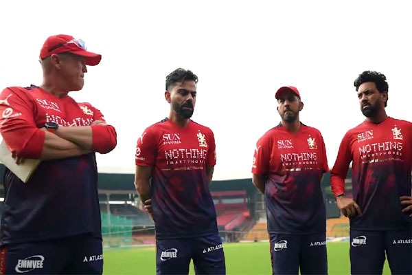 ఒక్క నిమిషం కూడా వృథా చేయొద్దు.. 120 శాతం కష్టపడాలి: సహచరులకు కోహ్లీ పిలుపు