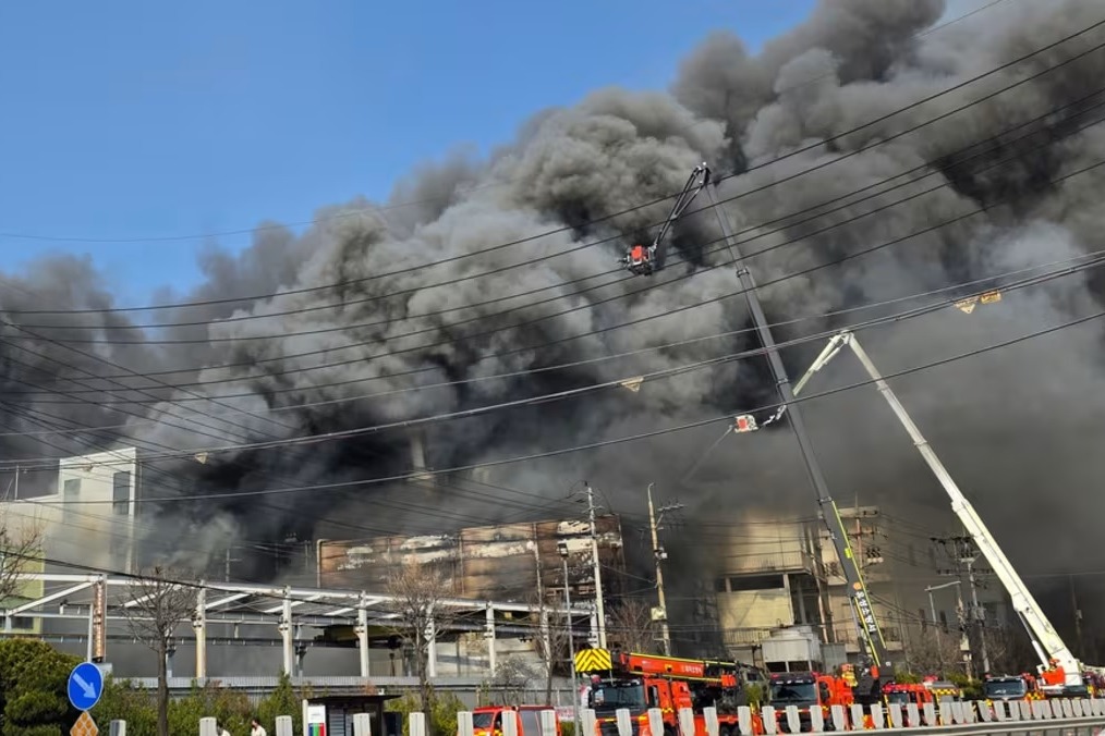 దక్షిణ కొరియా ఫ్యాక్టరీలో అగ్నిప్రమాదం.. 10 మంది మృతి