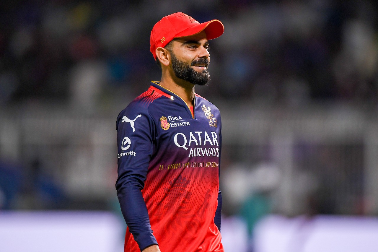 ఐపీఎల్ మధ్యలో చార్టర్డ్ ఫ్లయిటా?... ఇన్‌స్టా పోస్టుపై కోహ్లీ రియాక్షన్ ఇదిగో!