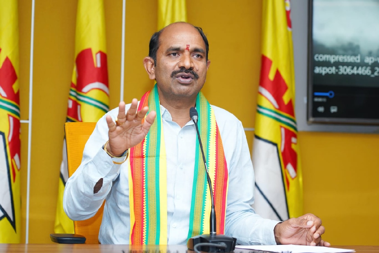 ఇలాంటి వ్యక్తిని సంఘ బహిష్కరణ చేయాలి: జగన్ పై ఎంపీ కలిశెట్టి ఫైర్