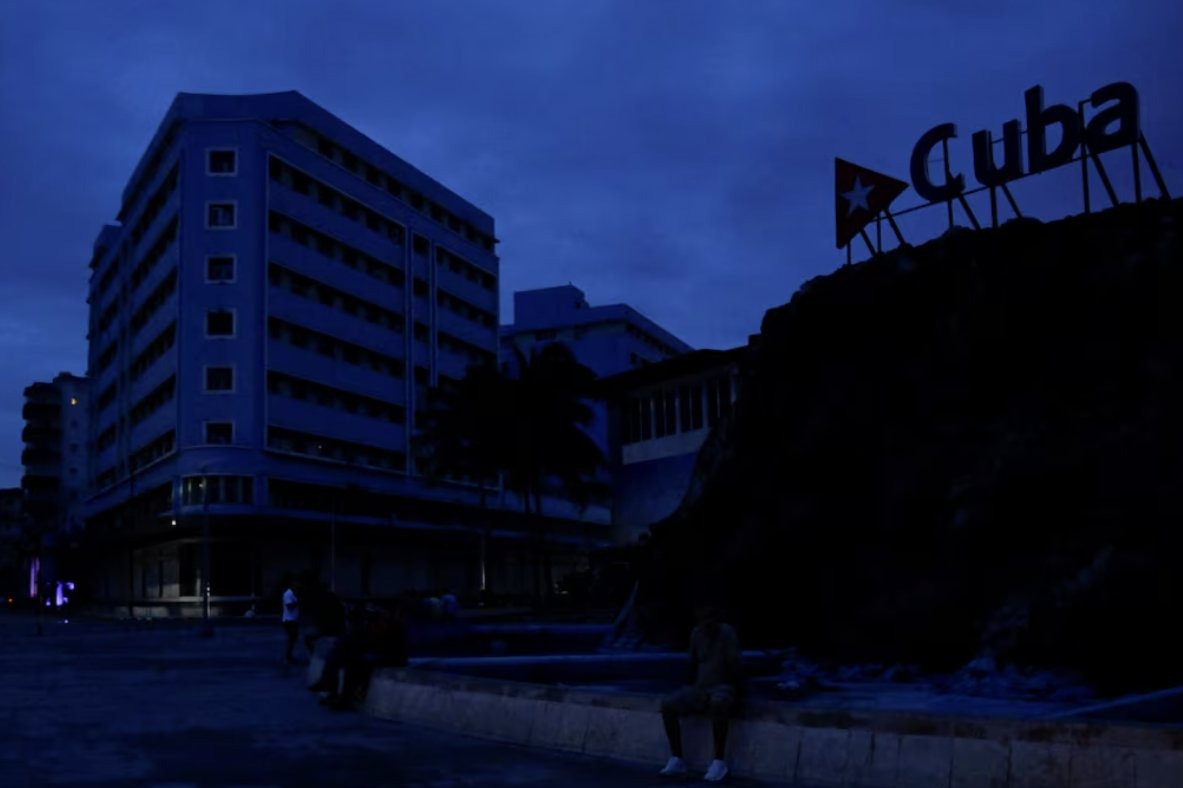 అమెరికా ఆంక్షల ఫలితం... మరోసారి అంధకారంలోకి క్యూబా