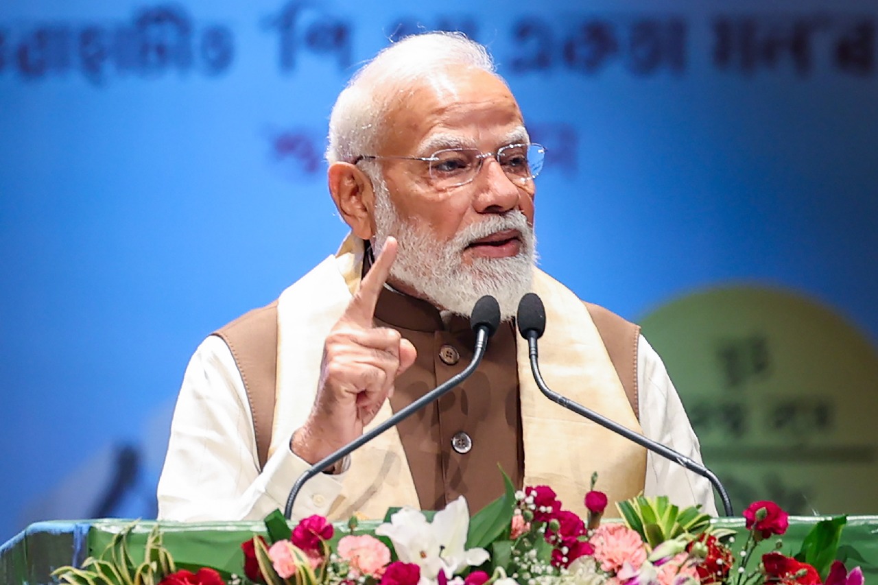 చమురు, గ్యాస్ సరఫరాపై ఢిల్లీలో ప్రధాని మోదీ ఉన్నతస్థాయి సమీక్ష