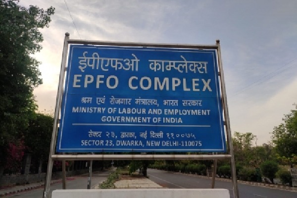 ఈపీఎఫ్ఓ కీలక నిర్ణయం... క్లెయిమ్ చేయని డబ్బులు నేరుగా ఖాతాల్లోకి!