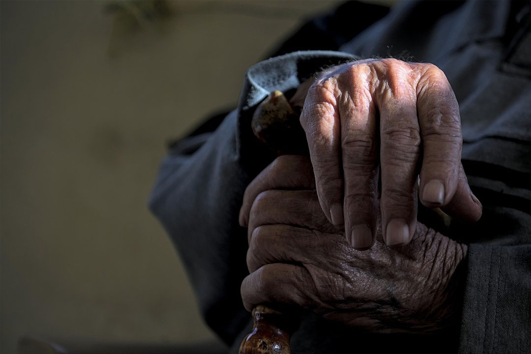 కన్నవారిని వదిలేస్తే జీతంలో కోత.. తెలంగాణలో కొత్త చట్టం