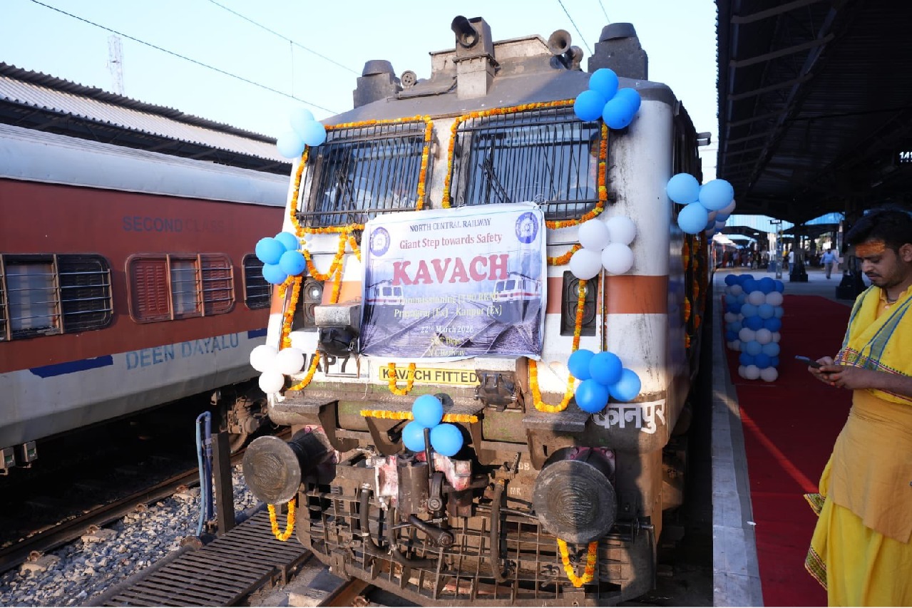 రైలు ప్రమాదాలకు 'కవచ్' అడ్డుకట్ట... కీలక మార్గంలో సేవలు ప్రారంభం