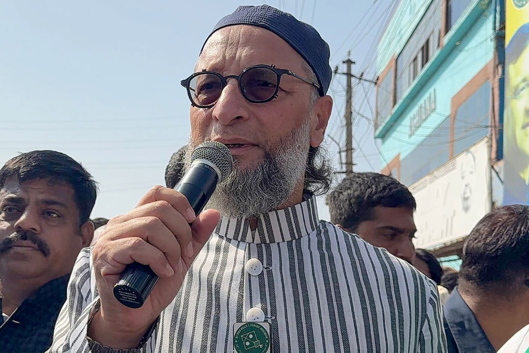 బెంగాల్ రాజకీయాల్లో కొత్త ఎత్తుగడ.. హుమయూన్ కబీర్‌తో ఓవైసీ దోస్తీ