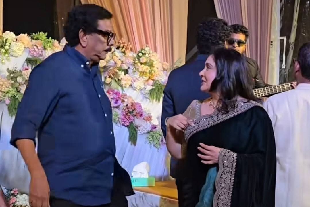 విడాకులు తీసుకున్న పదేళ్ల తర్వాత మళ్లీ మాజీ భార్యతో కలిసిపోయిన స్టార్ డైరెక్టర్