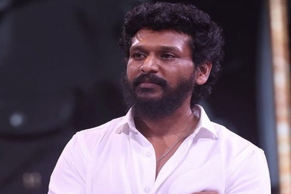 వ్యాన్‌లో ఏకే-47లు.. లోకేశ్‌ కనగరాజ్ యూనిట్ ఇచ్చిన ట్విస్ట్‌తో పోలీసులకే షాక్!