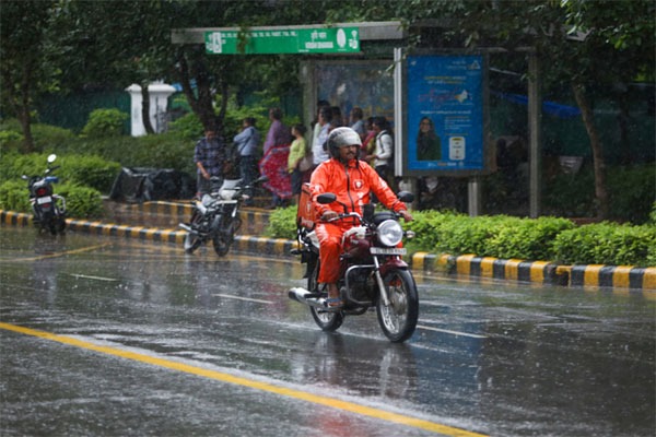జొమాటో బాటలో స్విగ్గీ.. ప్లాట్‌ఫామ్ ఫీజు పెంపు