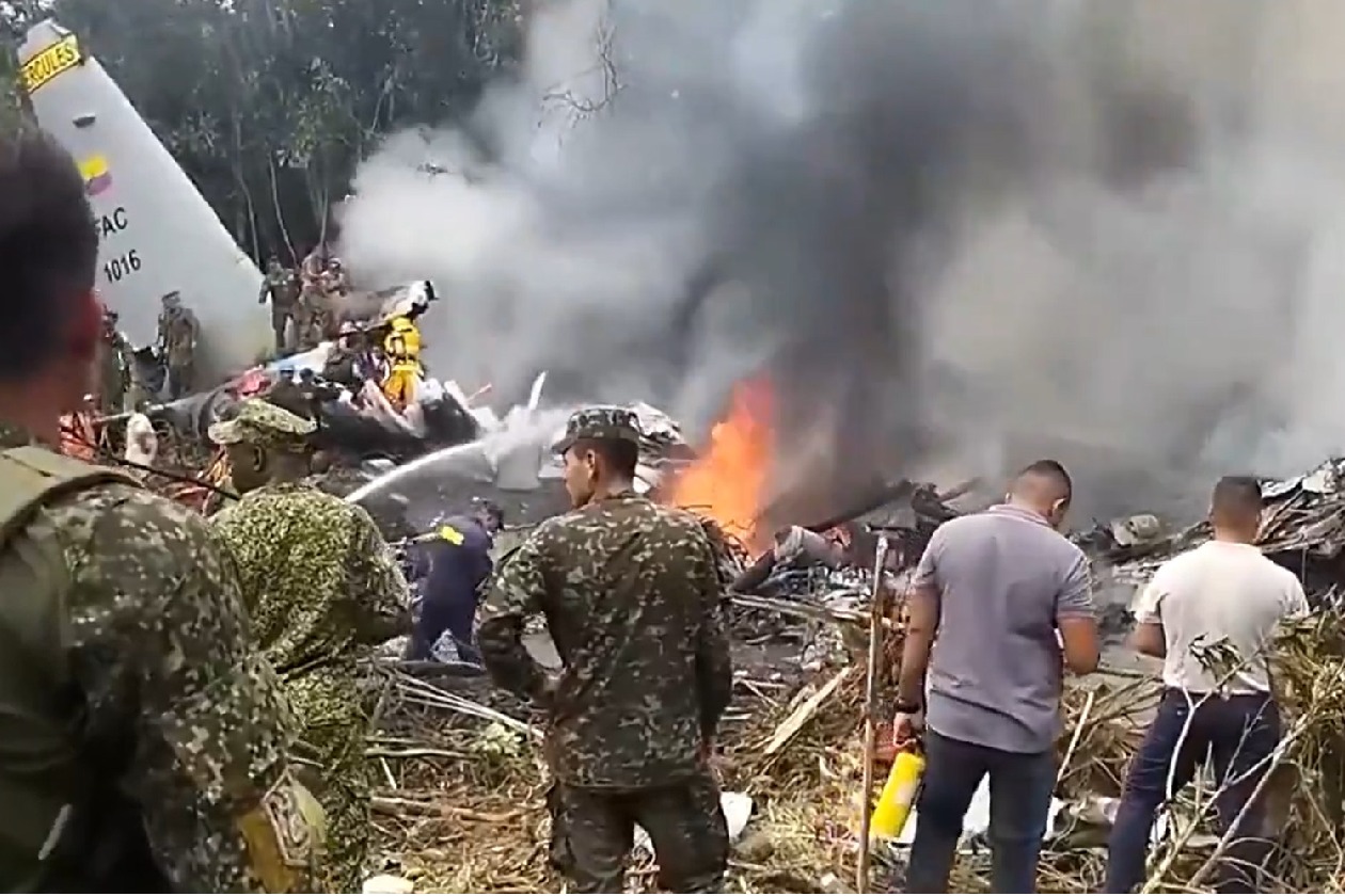 కొలంబియాలో కుప్పకూలిన సైనిక విమానం.. 66 మంది దుర్మరణం