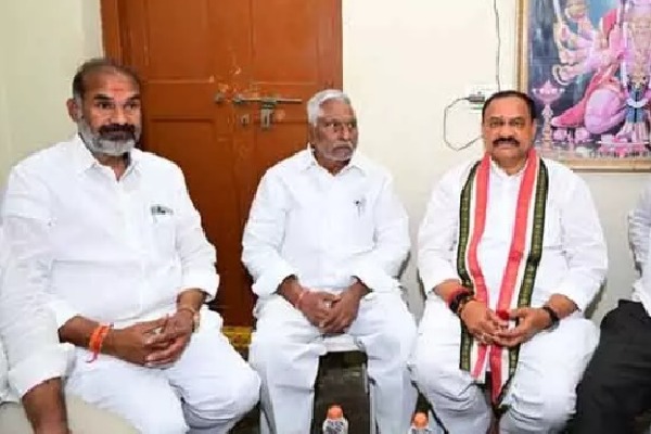 జరిగిన అవమానం చాలు అన్న జీవన్ రెడ్డి.. కాంగ్రెస్ కండువా కప్పుకోవడానికి నిరాకరించిన వైనం