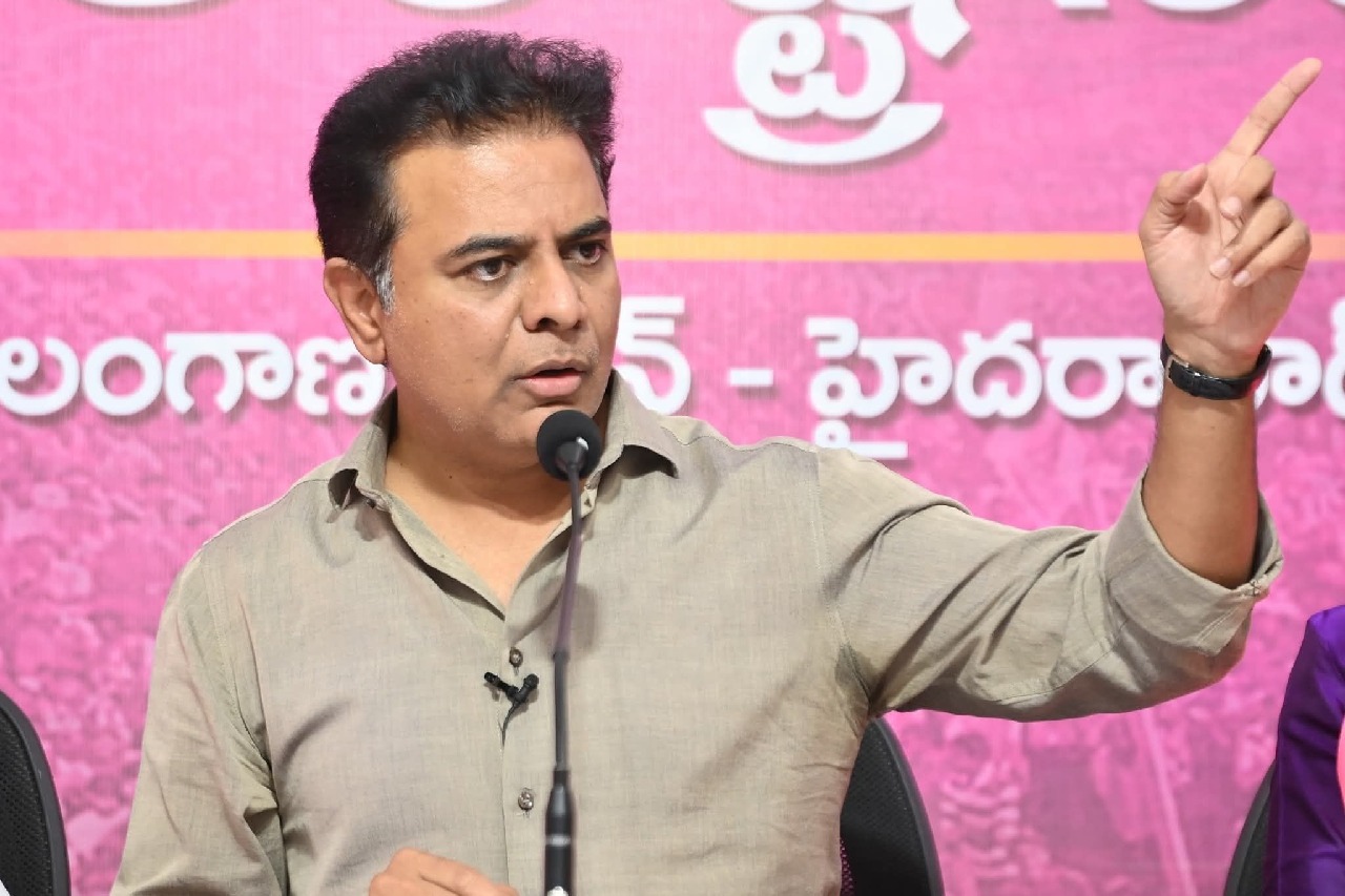 బీఆర్ఎస్ ప్రభుత్వం ఇచ్చిన ఉద్యోగాలను సిగ్గులేకుండా వారి ఖాతాలో వేసుకుంటున్నారు: కేటీఆర్