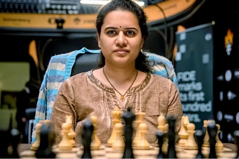 యుద్ధనౌకల నీడలో చెస్ ఆడలేను: క్యాండిడేట్స్‌ టోర్నీ నుంచి కోనేరు హంపి సంచలన నిష్క్రమణ