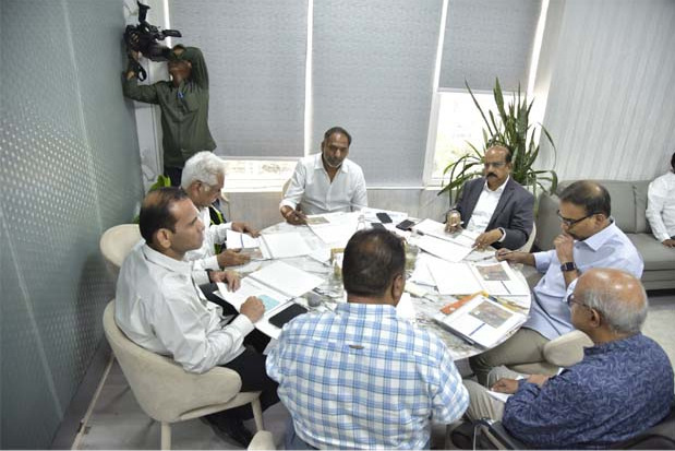 పునరుత్పాదక ప్రాజెక్టులు వేగవంతం చేయండి: ఏపీ మంత్రి గొట్టిపాటి